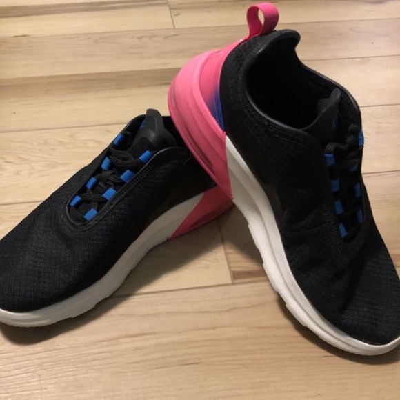 Shoes - Womans Nike Airs